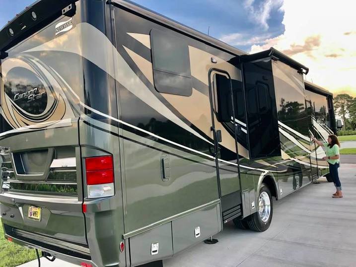 2020 NEWMAR CANYON STAR 3927 TOY HAULER