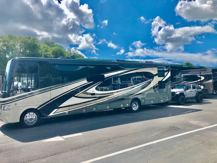 2020 NEWMAR CANYON STAR 3927 TOY HAULER